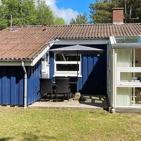 8 Person In Hadsund *