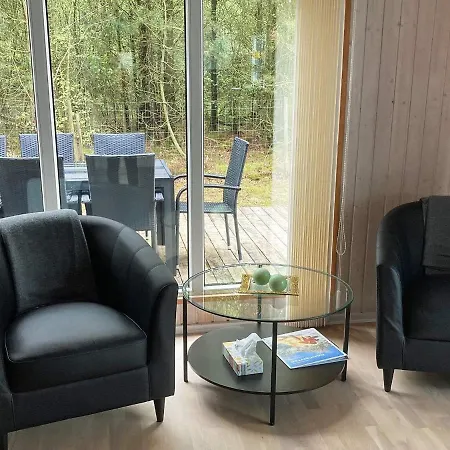 8 Person In Hadsund *